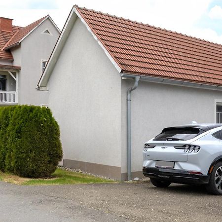 Flat Bull Appartement Mit Garten Sankt Lorenzen bei Knittelfeld Exterior foto